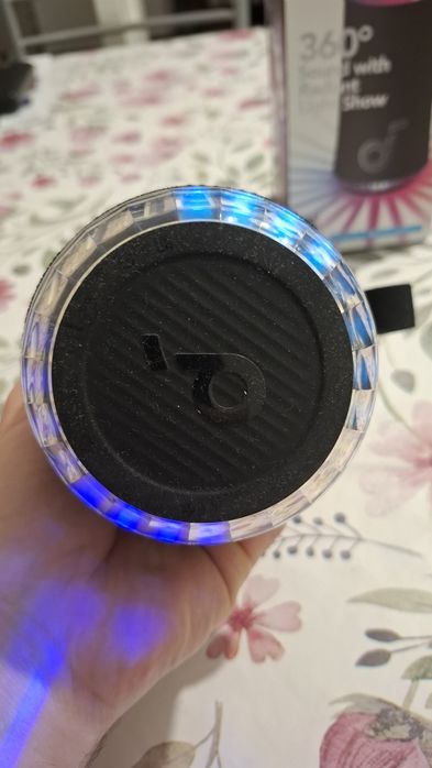 Vand boxa Anker Glow