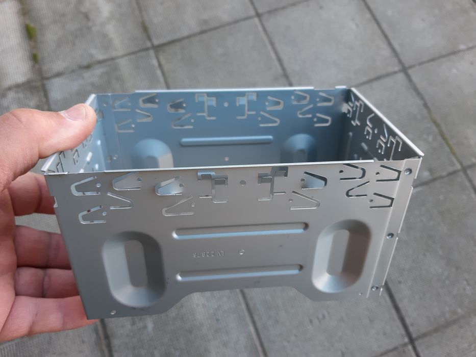 Продавам плеър KW-R510 за VAG автомобили !