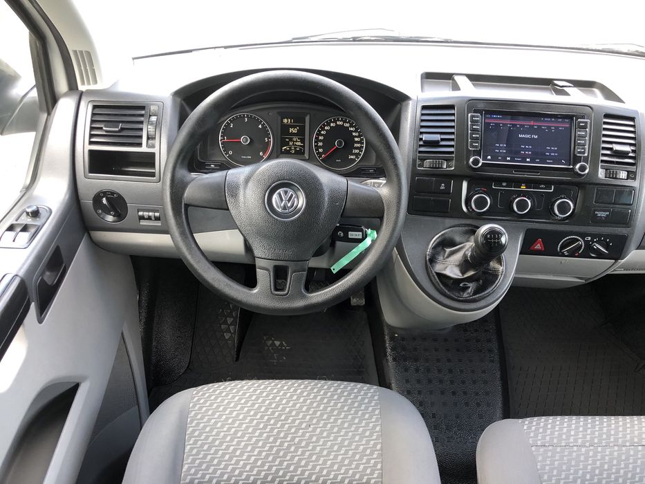 VW Transporter T5 9locuri an 2012 motor 2.0tdi 102cp clima navi euro5