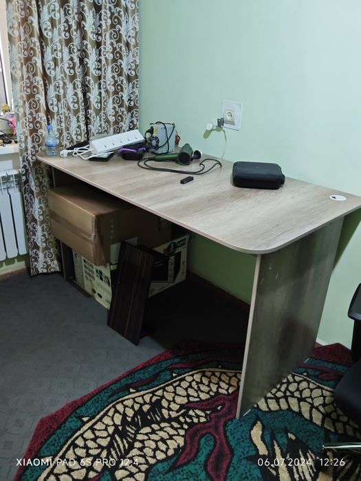 Продаю стол ширина 80 см длина 160 см высота 85 см