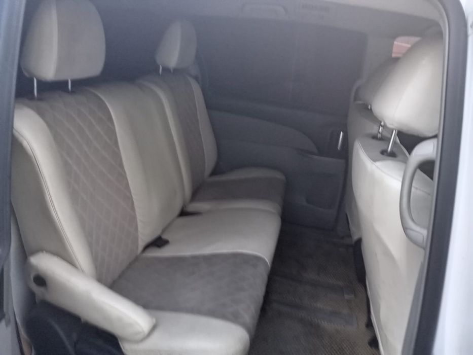 Продаю машину Toyota Prius 2007 год