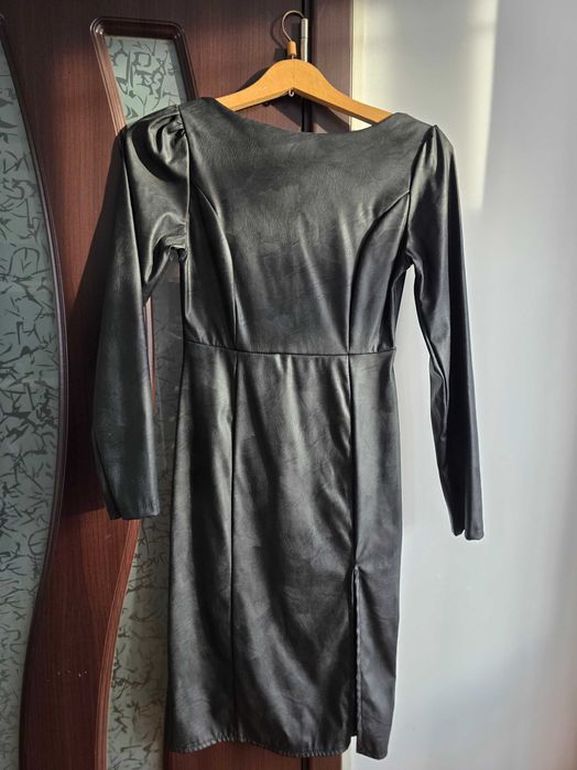 Дамска черна кожена рокля