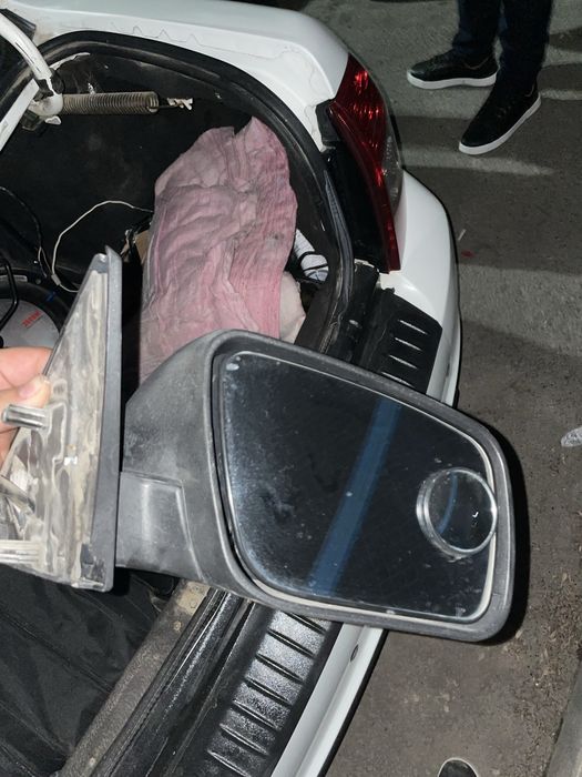 Боковой зерколо приора 2 люксь