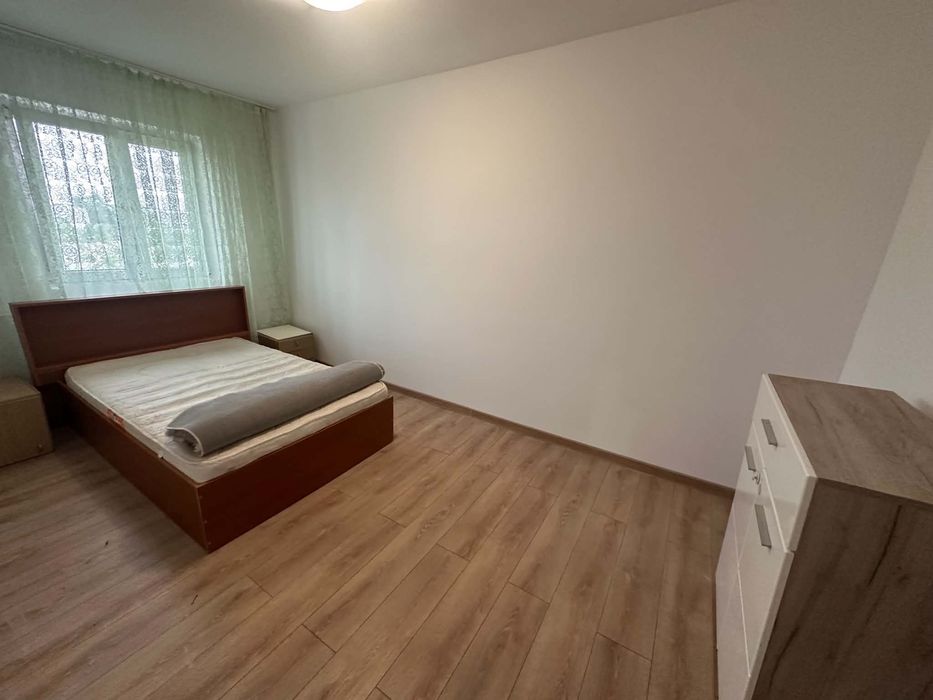 Propietar etaj 3 in bloc izolat