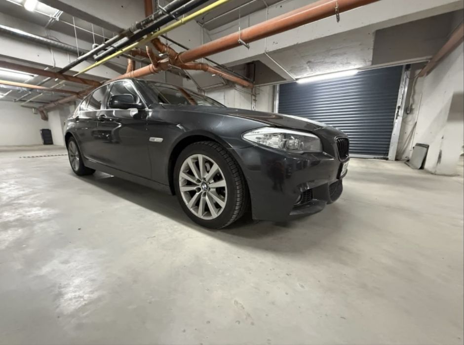 BMW 530 тъмно сиво