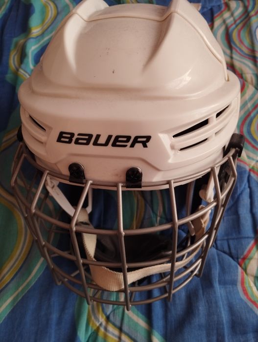 Продам шлем BAUER