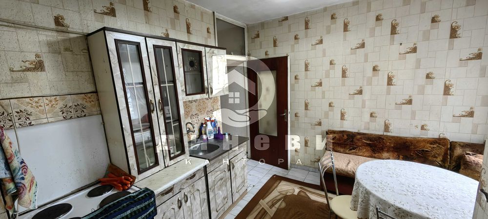 Продава се Тристаен апартамент в Стара Загора, Опълченски - 95 кв.м за 932 €/кв.м - Снимка #6