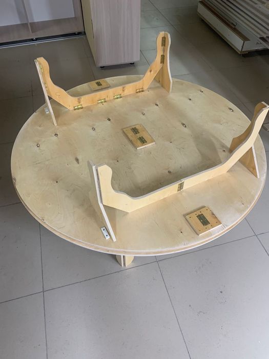 Круглые казахские столы