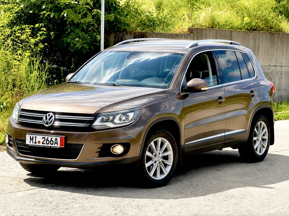 VOLKSWAGEN Tiguan