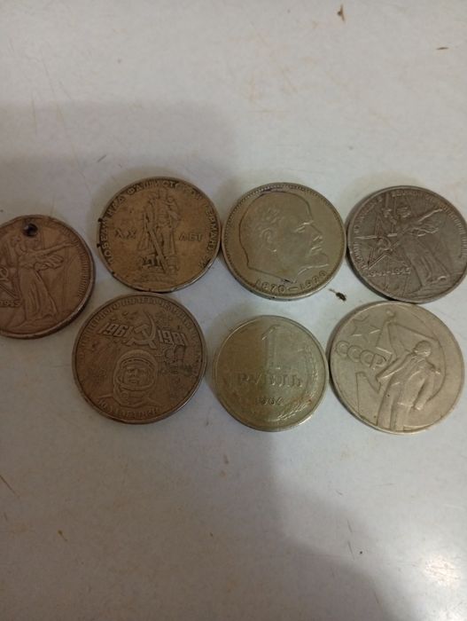 Продаются монеты СССР,узбекские ,и других стран.