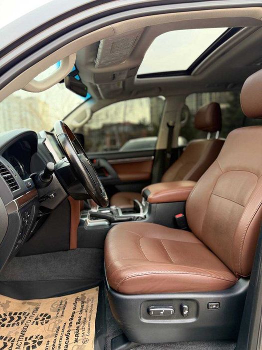 Sotuvda Toyota Land Cruiser 200