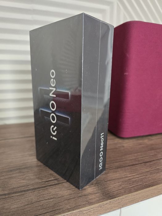 IQOO Neo 11.   12/256