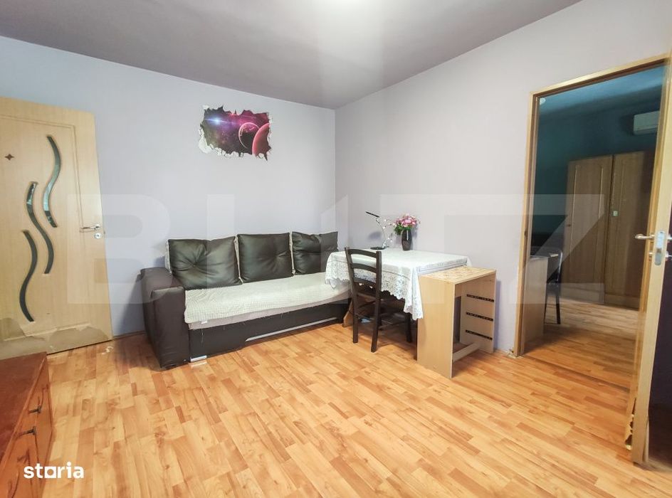 Apartament cu 3 camere, 49 mp, etaj 1, mobilat, zona Micro 15 — fotografia 3