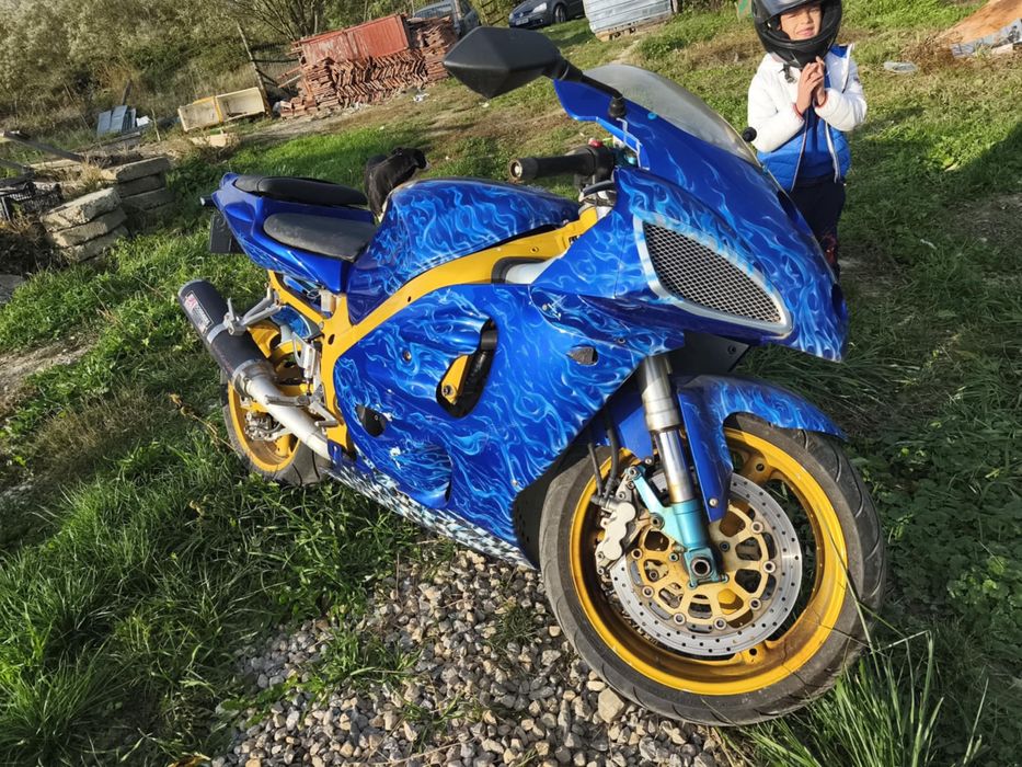Suzuki GSXR 750 ! Se vinde sau schimb !