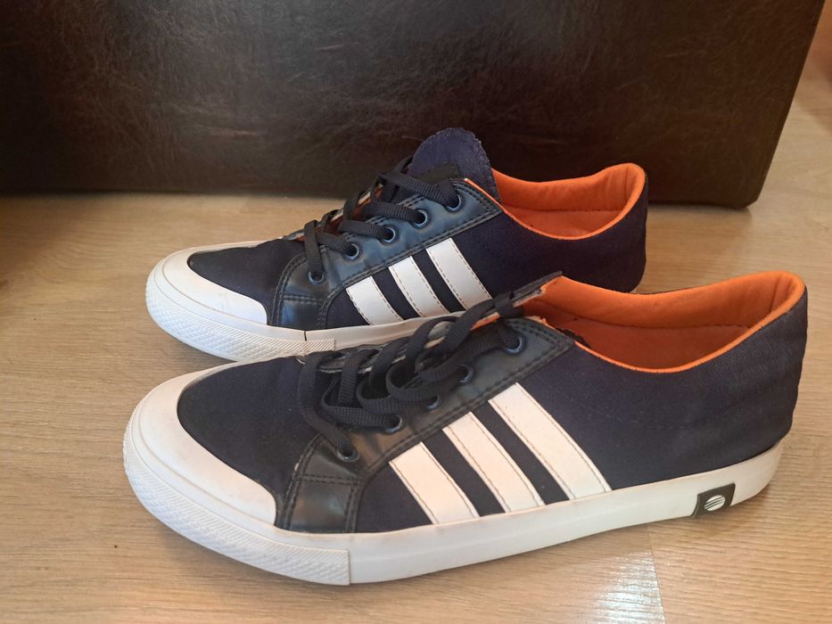 Мъжки кец в тъмно синьо