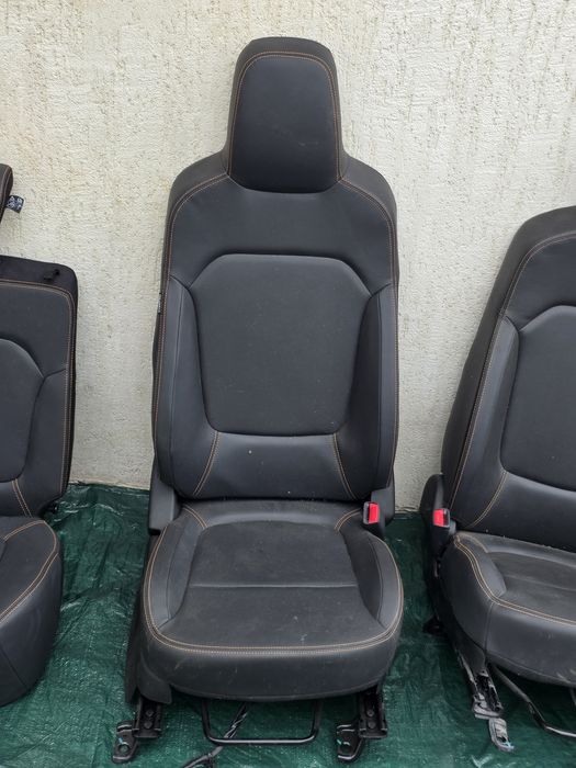 Scsune si banchete Dacia Spring