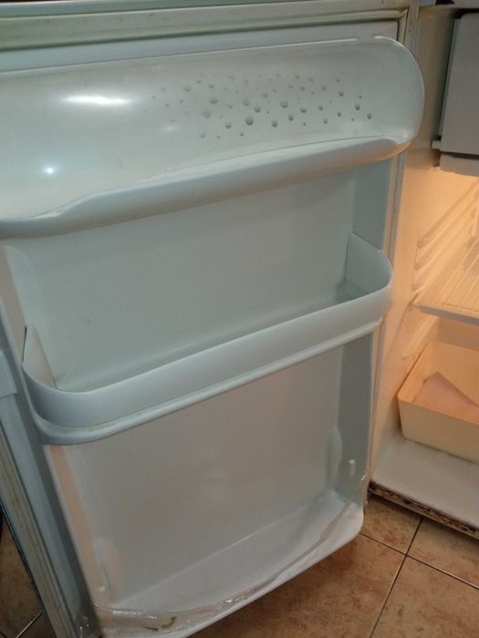 Малък хладилник.