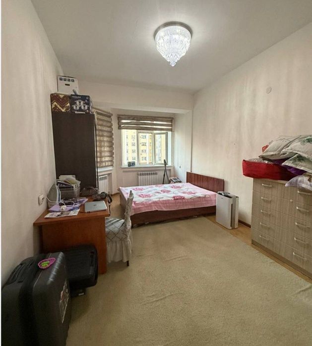 Sotiladi srochni 2 xona