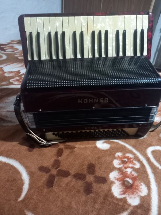Vând Acordeon hohner Verdi 2