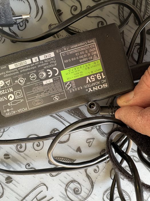 Зарядни устройства за лаптопи