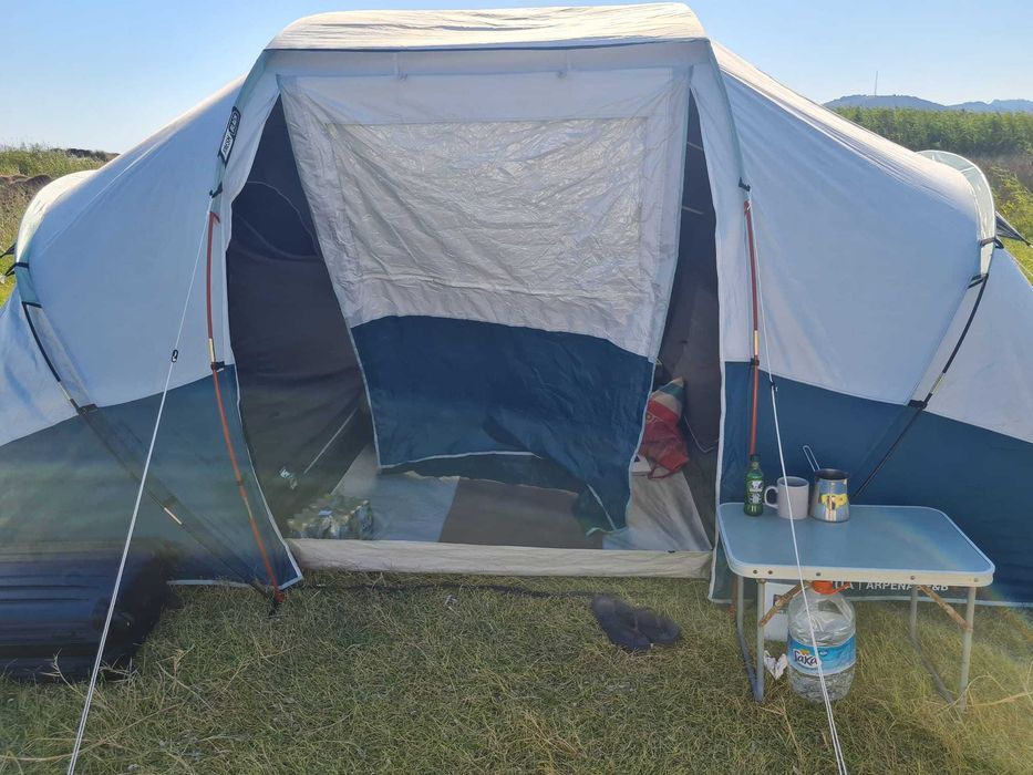 Cort de camping 4 persoane 2 camere, Fresh & Black, Arpenaz 4.2 & 4 saltele izopren