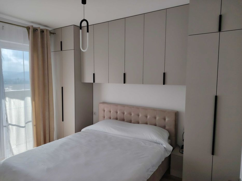 Închiriez Apartament