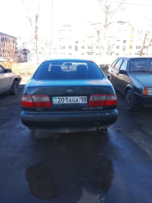 TOYOTA KARINA E машина продам торг есть