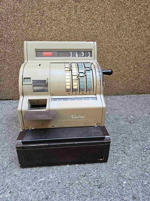 Витрина в стил Чипъндейл