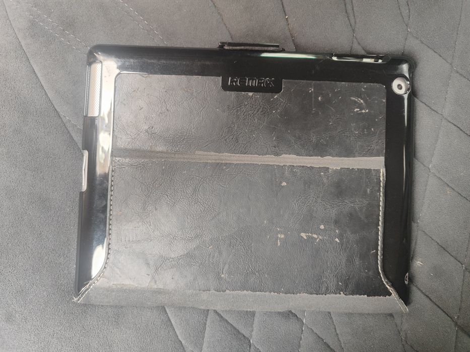 Планшет iPad 2 с кожанным чехлом