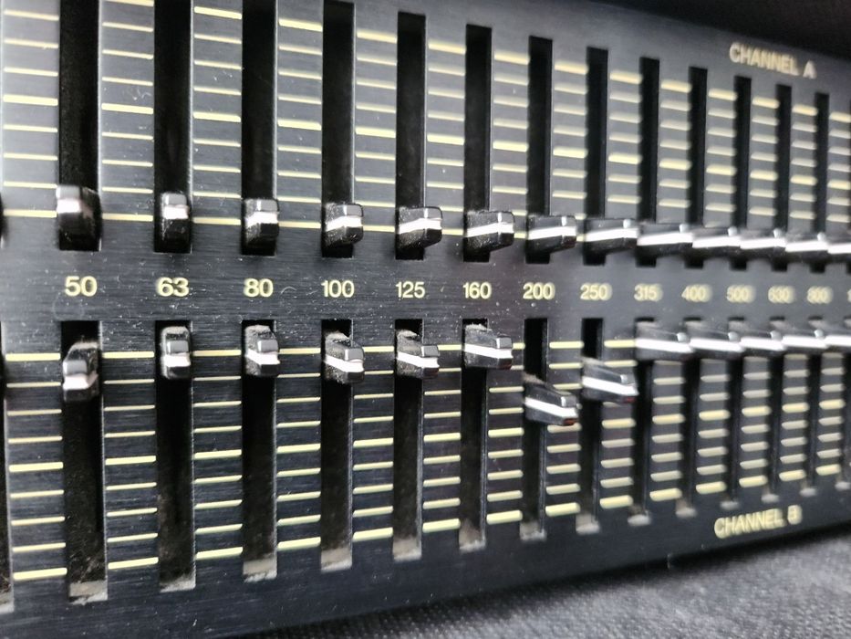 Egalizator Yamaha 02031b
