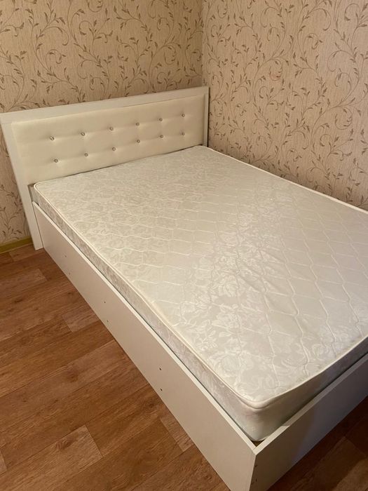Кровать двухспальная