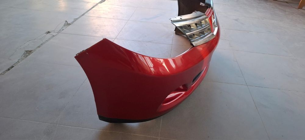 Продам бампер Nissan Tiida