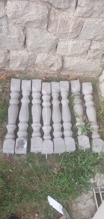 Vând stâlpișori de beton