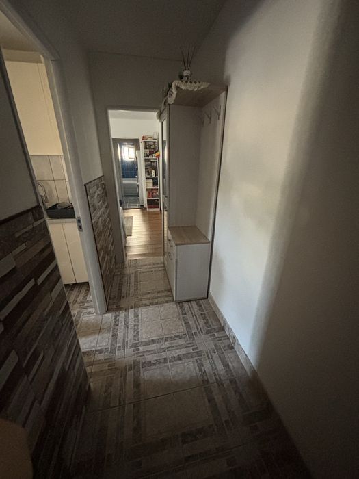 Vând apartament 2 camere parter inalt poarta 6