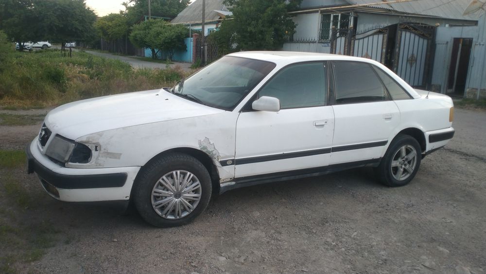 Автомашина Ауди с4