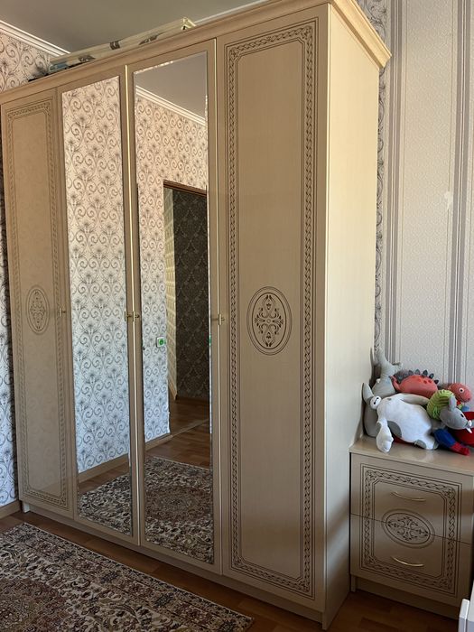 Продам спальный гарнитур