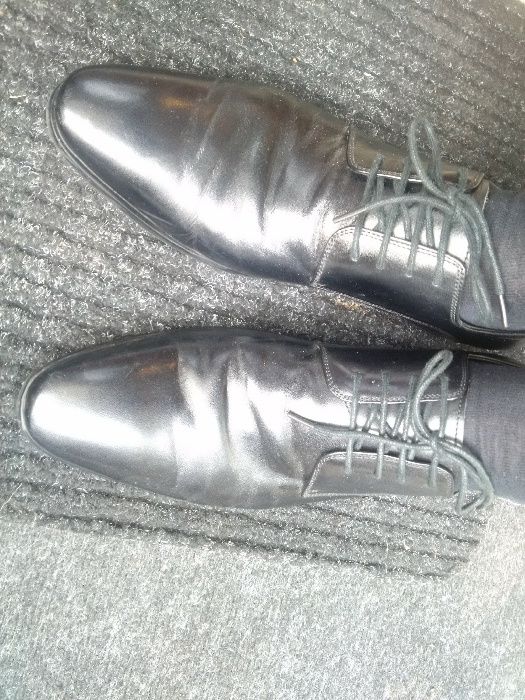 OFERTA! Vând pantofi din piele, aproape noi, mărime 42, ELDEMAS