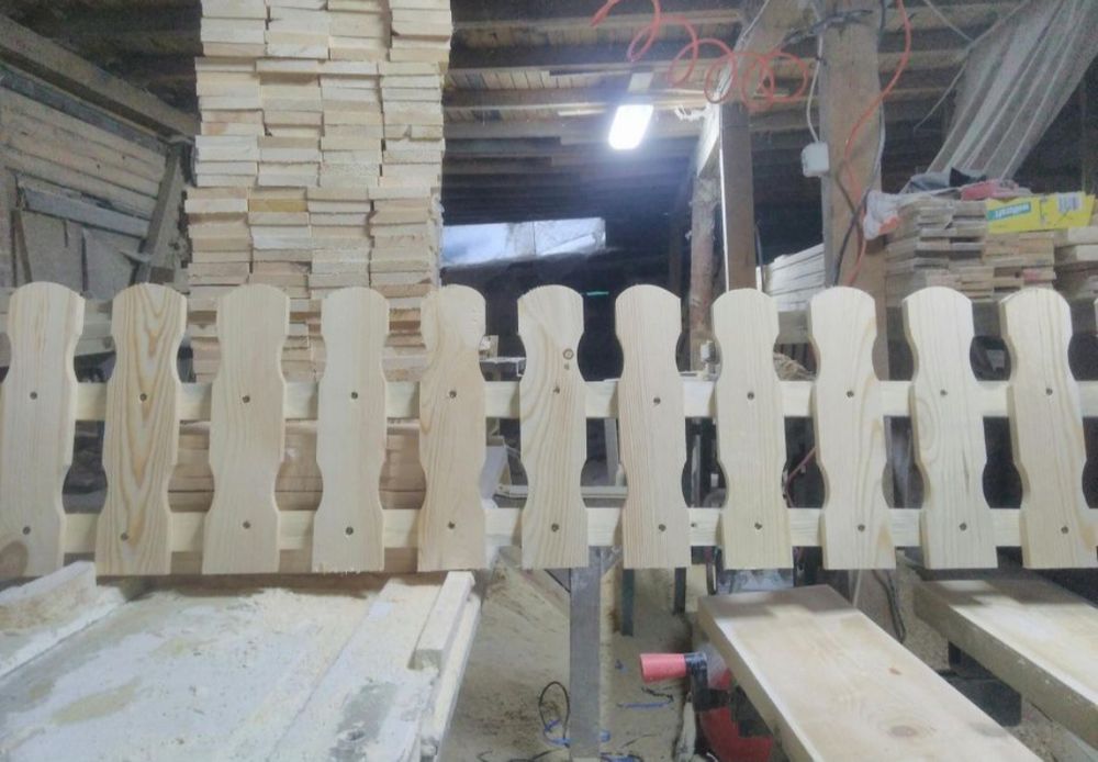 Дървени огради и пана