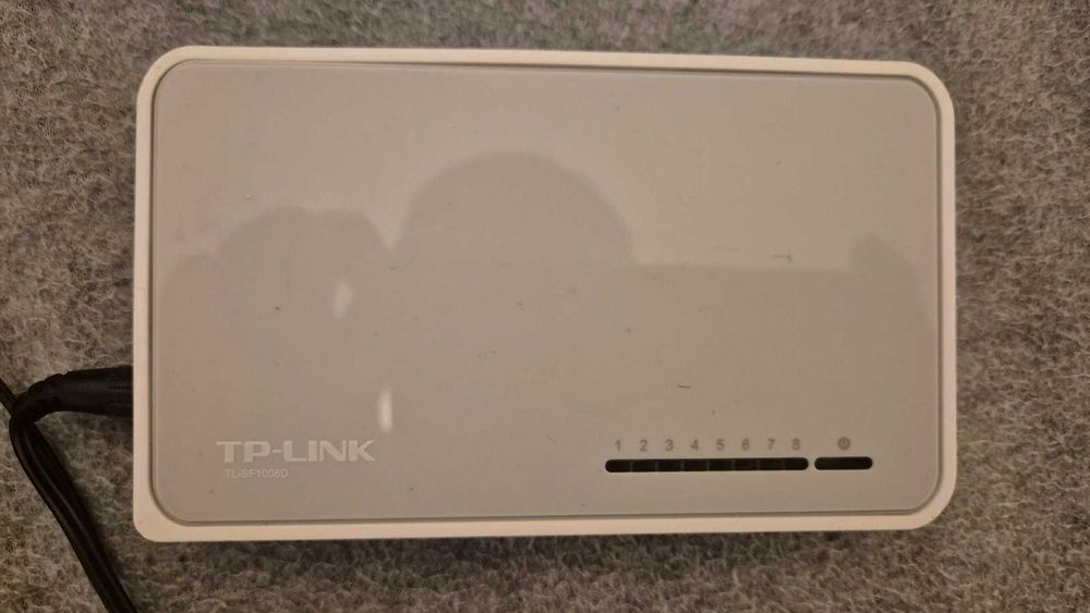 Суич TP-Link TL-SF1008D