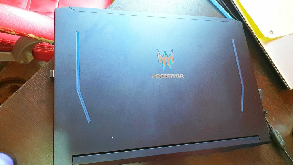 vand laptop gaming acer predator helios 300 PH317-53 – i7, 16gb ram, 6gb video – stare foarte bună