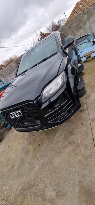 Fete usi audi Q7 cu perdelute  Lumini ambientale și Bose