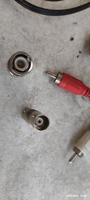 Конектора для антенны.