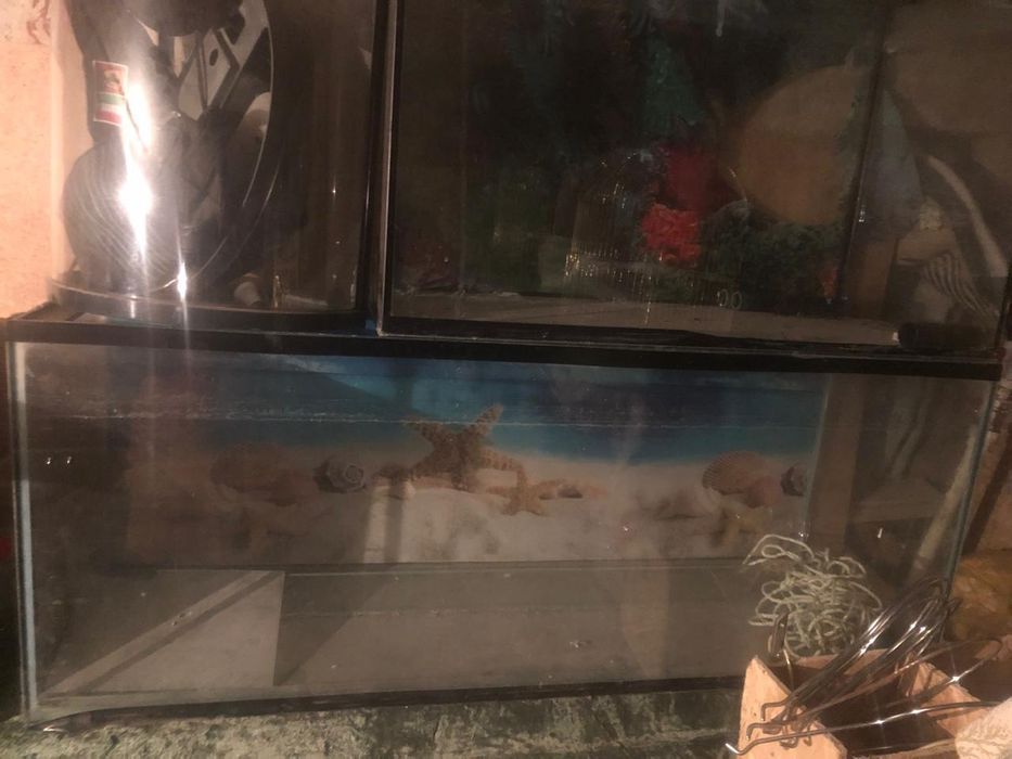 Продам 2 аквариума больших