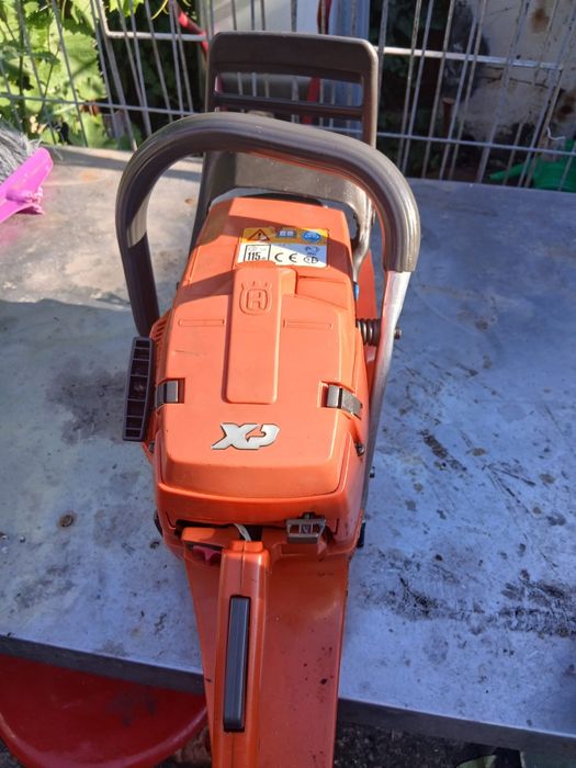 Husqvarna 372  365 funcționează perfect