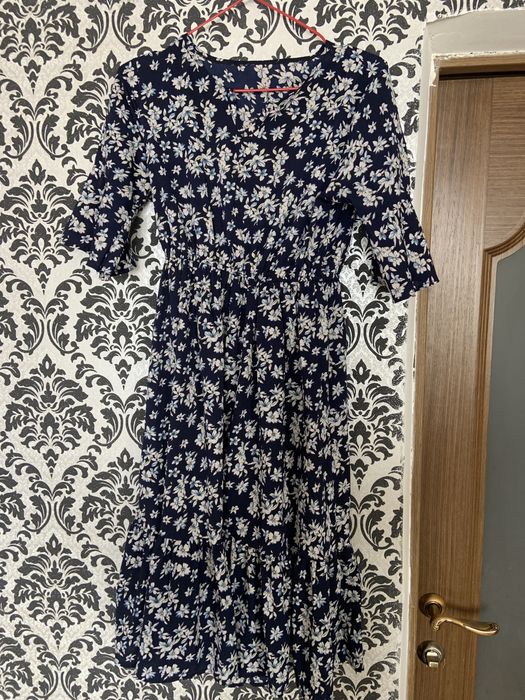 Продам женские платья