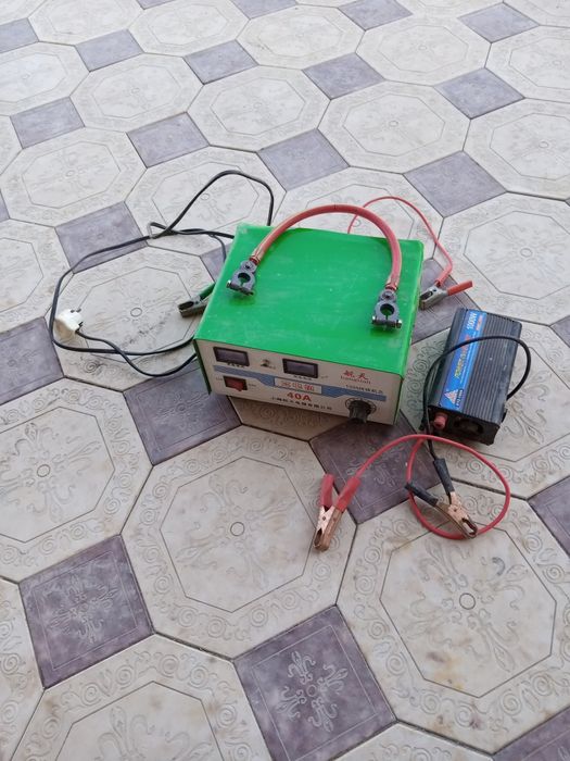 Аккумулятор зарядник и инвертор