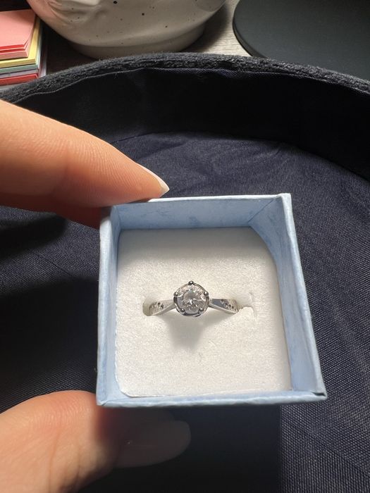 Inel de argint cu piatră rotundă