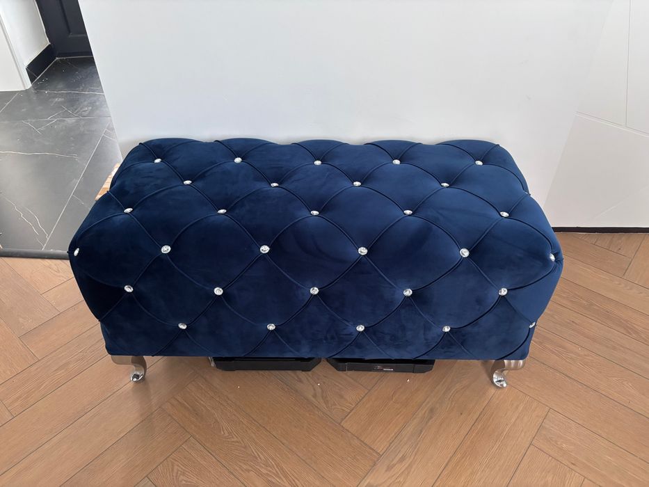 Scaun cosmetică, canapea, masă manichiură cu aspirator + freză cadou