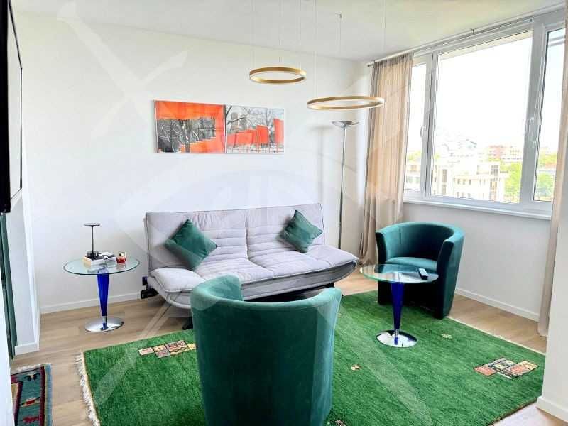 Едностаен - Център