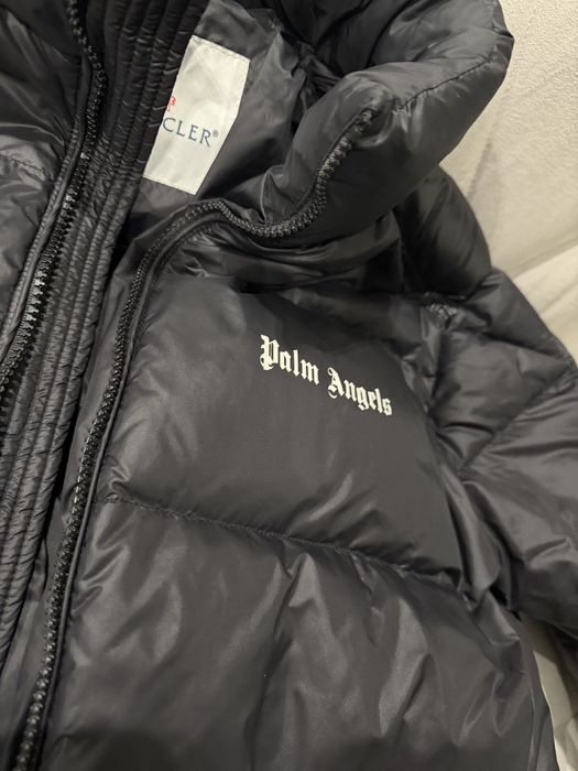 Продам пуховик, куртку Moncler